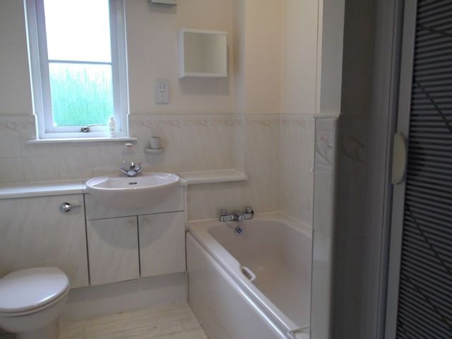  Image of 2 bedroom Flat to rent in Skaterigg Gardens Glasgow G13 at Jordanhill Glasgow Glasgow, G13 1ST