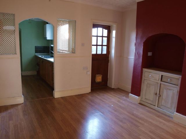  Image of 3 bedroom Terraced house for sale in Sleaford Road Newark NG24 at Sleaford Road  Newark, NG24 1NF