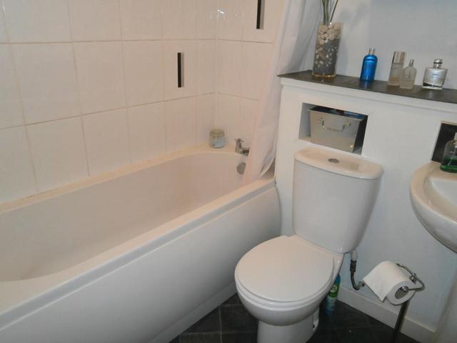  Image of 1 bedroom Flat to rent in Sloan Street Edinburgh EH6 at Leith Walk Edinburgh Edinburgh, EH6 8PJ