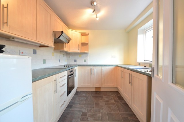  Image of 3 bedroom Semi-Detached house to rent in Solent Close Chandler