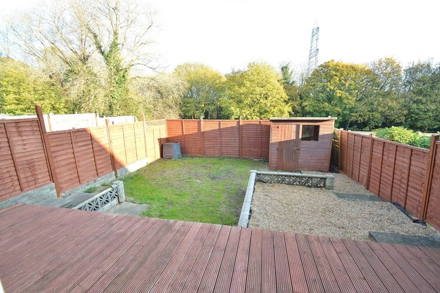 Image of 3 bedroom Semi-Detached house to rent in Solent Close Chandler