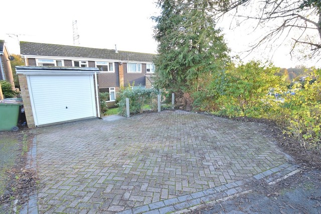  Image of 3 bedroom Semi-Detached house to rent in Solent Close Chandler