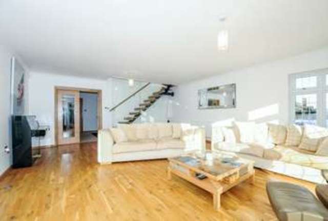  Image of 5 bedroom Detached house for sale in Solesbridge Lane Chorleywood Rickmansworth WD3 at Chorleywood, WD3 5SW