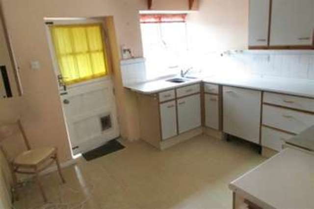  Image of 3 bedroom Terraced house for sale in Somerton Road Street BA16 at Street, BA16 0DU