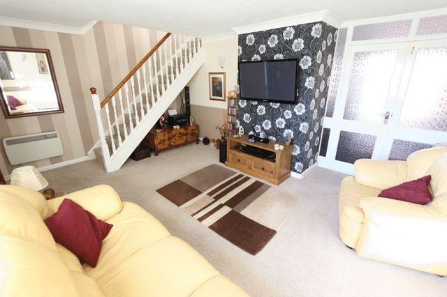  Image of 3 bedroom Semi-Detached house for sale in Sonning Way Glen Parva Leicester LE2 at Sonning Way Glen Parva Leicester, LE2 9RU