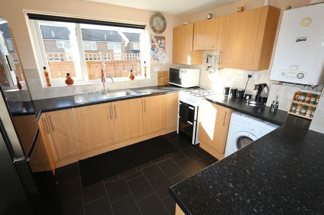  Image of 3 bedroom Semi-Detached house for sale in Sonning Way Glen Parva Leicester LE2 at Sonning Way Glen Parva Leicester, LE2 9RU