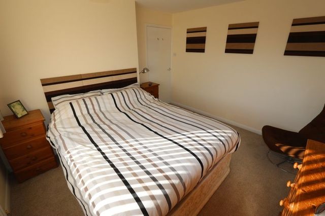  Image of 3 bedroom Semi-Detached house for sale in Sonning Way Glen Parva Leicester LE2 at Sonning Way Glen Parva Leicester, LE2 9RU
