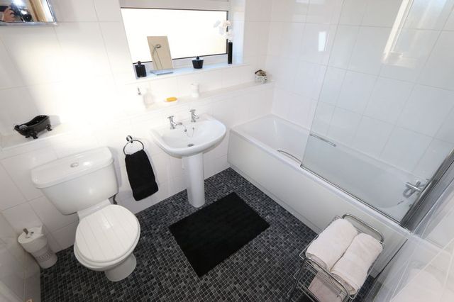  Image of 3 bedroom Semi-Detached house for sale in Sonning Way Glen Parva Leicester LE2 at Sonning Way Glen Parva Leicester, LE2 9RU