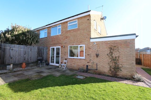  Image of 3 bedroom Semi-Detached house for sale in Sonning Way Glen Parva Leicester LE2 at Sonning Way Glen Parva Leicester, LE2 9RU