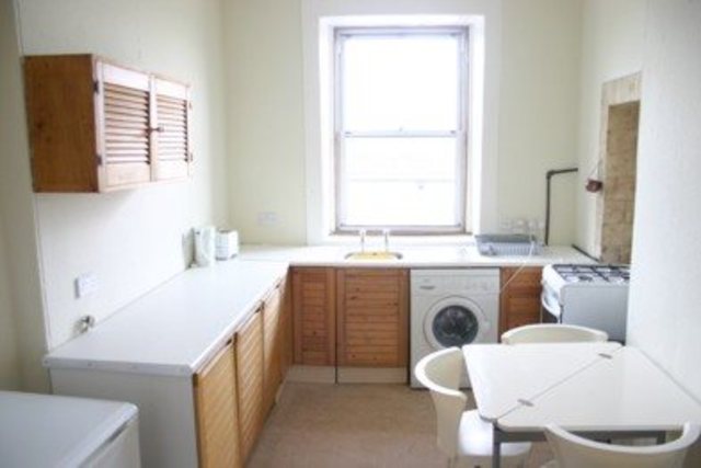  Image of 3 bedroom Flat to rent in South Oxford Street Edinburgh EH8 at Newington Edinburgh Edinburgh, EH8 9QF
