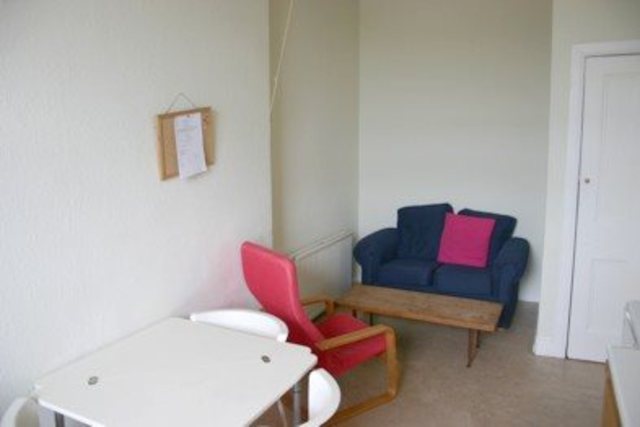  Image of 3 bedroom Flat to rent in South Oxford Street Edinburgh EH8 at Newington Edinburgh Edinburgh, EH8 9QF