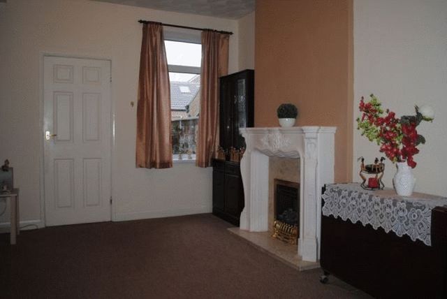  Image of 3 bedroom Terraced house for sale in South Parade Grimsby DN31 at South Parade  Grimsby, DN31 1TX