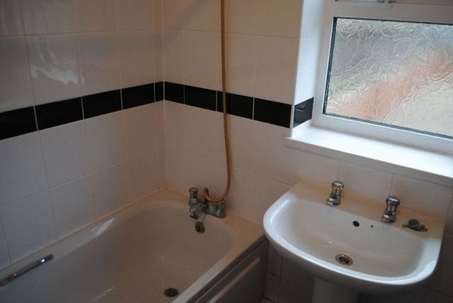  Image of 3 bedroom Terraced house for sale in South Parade Grimsby DN31 at South Parade  Grimsby, DN31 1TX