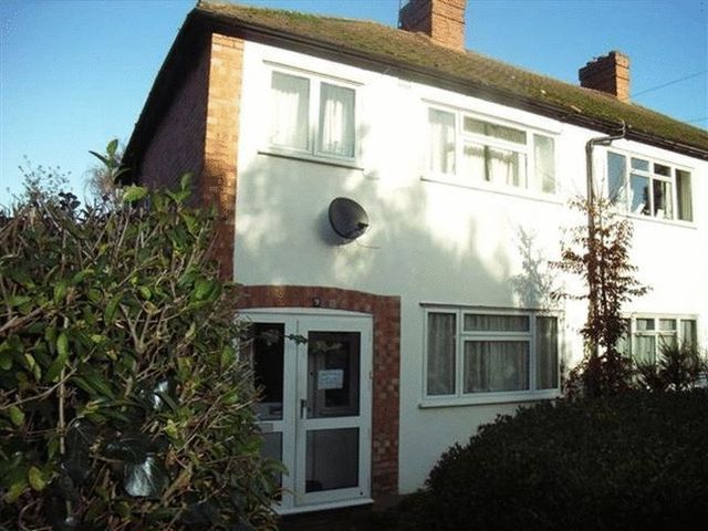 Image of 4 bedroom Semi-Detached house to rent in South Road Englefield Green Egham TW20 at South Road Englefield Green Egham, TW20 0RL