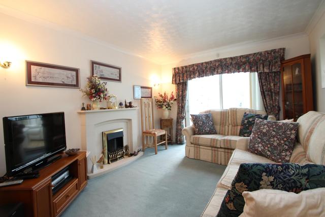  Image of 4 bedroom Detached house for sale in South Road Horsell Woking GU21 at Horsell Surrey Horsell, GU21 4JN