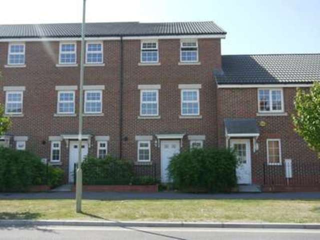  Image of 3 bedroom Detached house to rent in South Street Eastleigh SO50 at South Street  Eastleigh, SO50 5RP