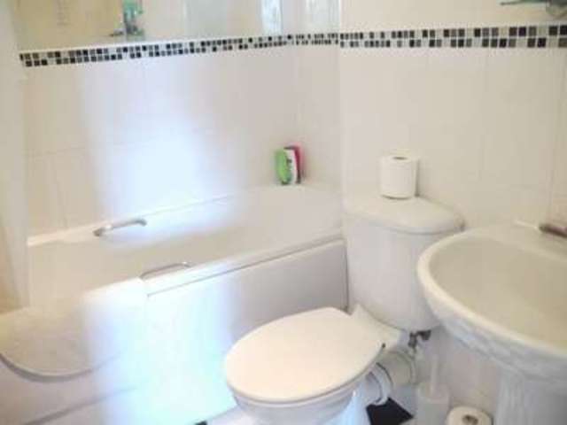  Image of 3 bedroom Detached house to rent in South Street Eastleigh SO50 at South Street  Eastleigh, SO50 5RP