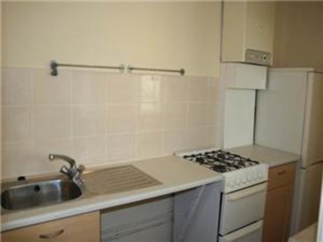 Image of 1 bedroom Flat to rent in South Vennel Lanark ML11 at Lanark South Lanarkshire South Lanarkshire, ML11 7JT