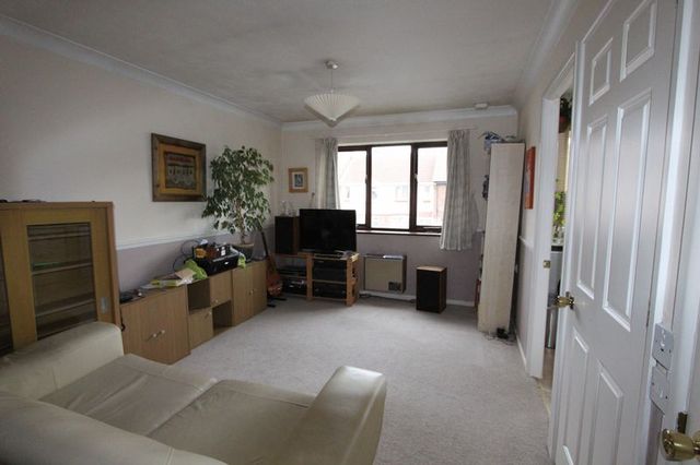 Image of 1 bedroom Flat to rent in Grove Place Southampton SO19 at Grove Place  Southampton, SO19 9QY