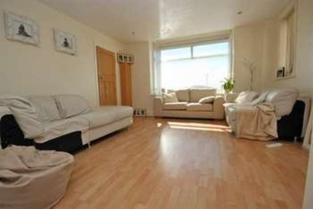  Image of 2 bedroom Flat for sale in Southbourne Overcliff Drive Southbourne Bournemouth BH6 at Southbourne Overcliff Dr Southbourne Bournemouth, BH6 3NN