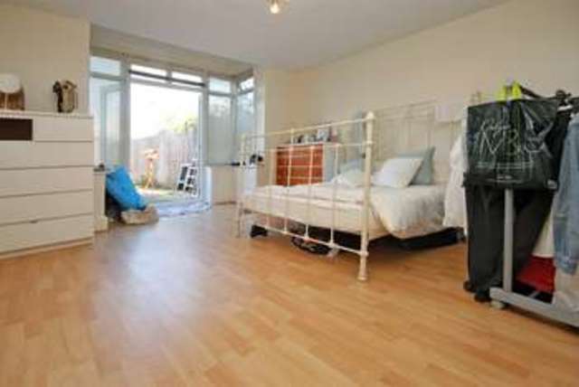  Image of 2 bedroom Flat for sale in Southbourne Overcliff Drive Southbourne Bournemouth BH6 at Southbourne Overcliff Dr Southbourne Bournemouth, BH6 3NN