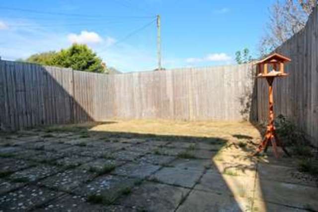  Image of 2 bedroom Flat for sale in Southbourne Overcliff Drive Southbourne Bournemouth BH6 at Southbourne Overcliff Dr Southbourne Bournemouth, BH6 3NN