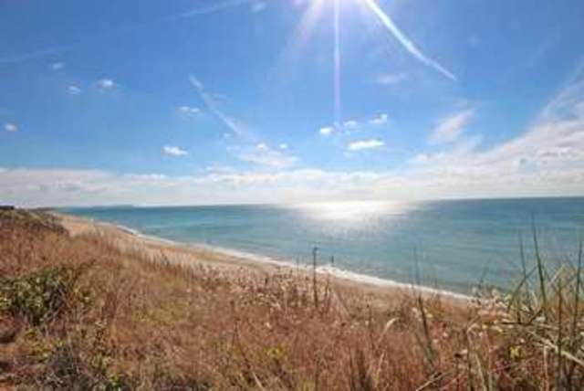  Image of 2 bedroom Flat for sale in Southbourne Overcliff Drive Southbourne Bournemouth BH6 at Southbourne Overcliff Dr Southbourne Bournemouth, BH6 3NN
