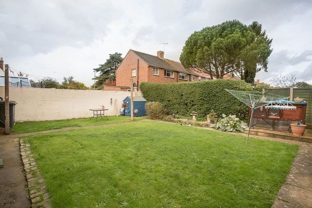  Image of 3 bedroom Terraced house for sale in Southleigh Road Emsworth PO10 at Southleigh Road  Emsworth, PO10 7TF