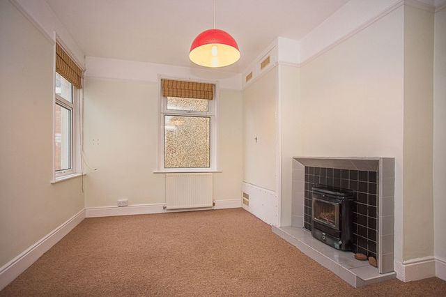  Image of 4 bedroom Detached house for sale in Southleigh Road Emsworth PO10 at Southleigh Road  Emsworth, PO10 7TA