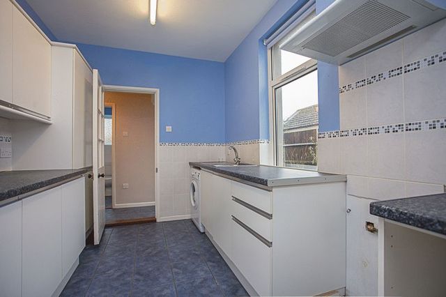  Image of 4 bedroom Detached house for sale in Southleigh Road Emsworth PO10 at Southleigh Road  Emsworth, PO10 7TA