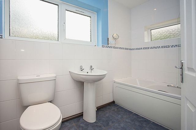  Image of 4 bedroom Detached house for sale in Southleigh Road Emsworth PO10 at Southleigh Road  Emsworth, PO10 7TA