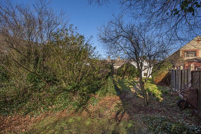  Image of 4 bedroom Detached house for sale in Southleigh Road Emsworth PO10 at Southleigh Road  Emsworth, PO10 7TA