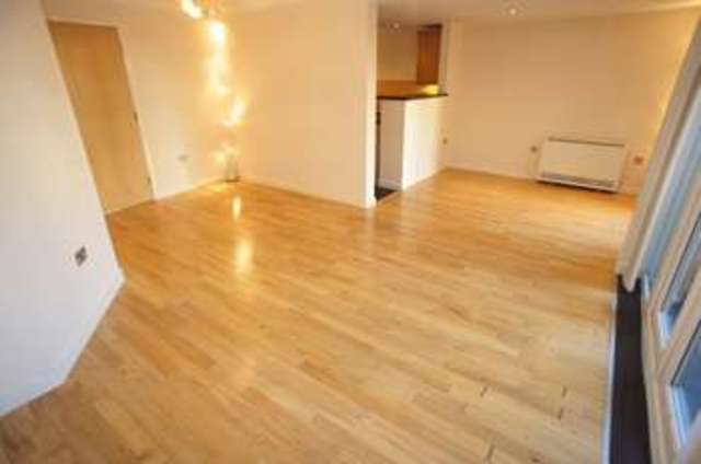  Image of 2 bedroom Flat to rent in Southwell Close Chafford Hundred Grays RM16 at Southwell Close Chafford Hundred Grays, RM16 6AZ