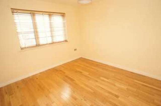  Image of 2 bedroom Flat to rent in Southwell Close Chafford Hundred Grays RM16 at Southwell Close Chafford Hundred Grays, RM16 6AZ