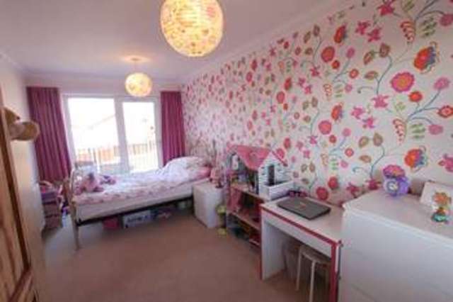 Image of 4 bedroom Detached house for sale in Sparkfields Mapplewell Barnsley S75 at Mapplewell Barnsley Mapplewell, S75 6BH