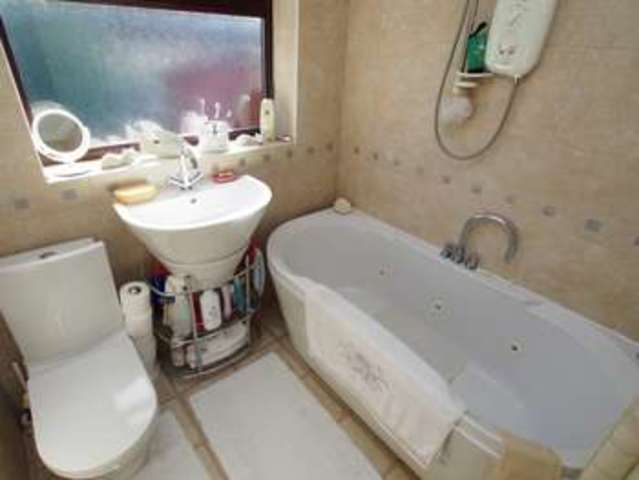  Image of 4 bedroom Detached house for sale in Spencer Road Chapel-En-Le-Frith High Peak SK23 at Chapel en le Frith  High Peak, SK23 9SB