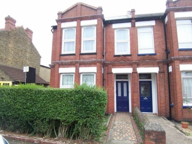  Image of 2 bedroom Flat to rent in Spencer Road Wealdstone Harrow HA3 at Spencer Road  Harrow, HA3 7AR