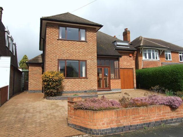  Image of 4 bedroom Detached house for sale in Spinney Hill Drive Loughborough LE11 at Spinney Hill Drive  Loughborough, LE11 3LB
