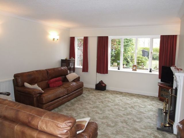  Image of 4 bedroom Detached house for sale in Spinney Hill Drive Loughborough LE11 at Spinney Hill Drive  Loughborough, LE11 3LB
