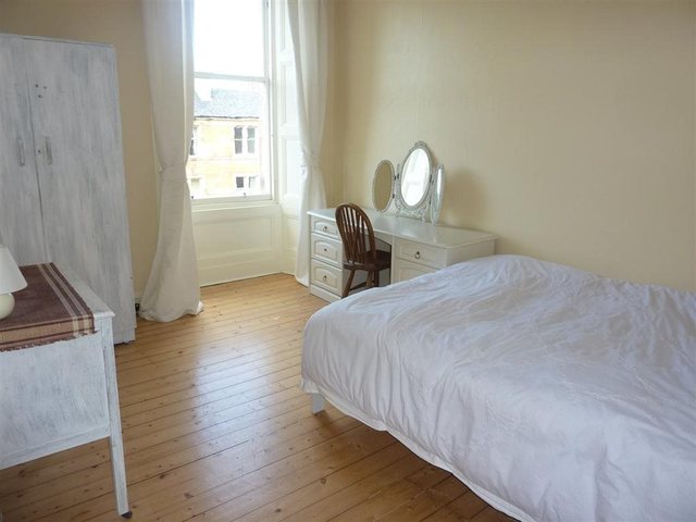  Image of 4 bedroom Flat to rent in Spottiswoode Street Edinburgh EH9 at Marchmont Edinburgh Edinburgh, EH9 1BY