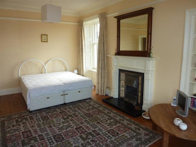  Image of 4 bedroom Flat to rent in Spottiswoode Street Edinburgh EH9 at Marchmont Edinburgh Edinburgh, EH9 1BY