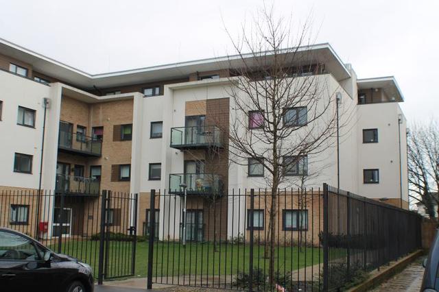  Image of 1 bedroom Flat Share to rent in Spring Gardens Romford RM7 at Spring Gardens  Rush Green, RM7 9BN