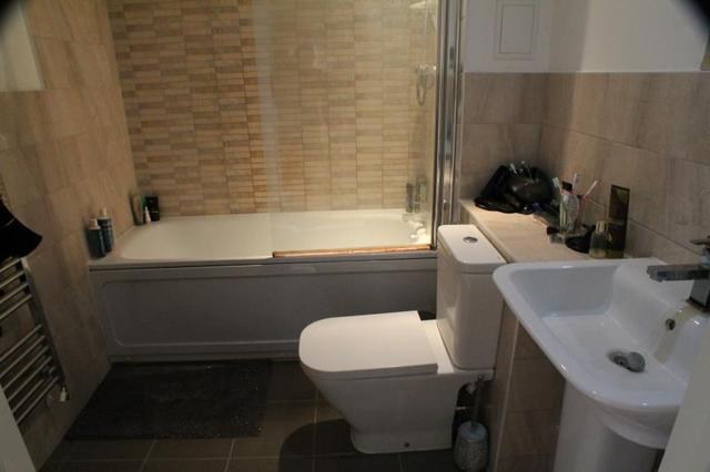  Image of 1 bedroom Flat Share to rent in Spring Gardens Romford RM7 at Spring Gardens  Rush Green, RM7 9BN