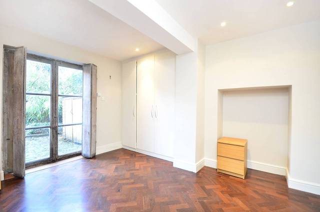  Image of 1 bedroom Flat to rent in Springdale Road London N16 at Springdale Road  Stoke Newington, N16 9NX