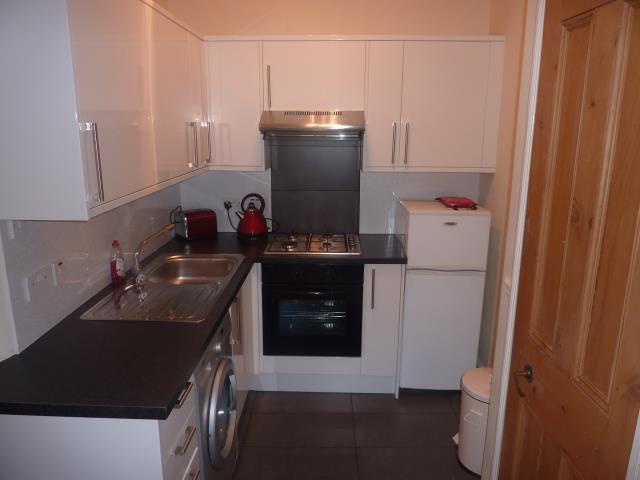  Image of 1 bedroom Flat to rent in Springvalley Terrace Edinburgh EH10 at Morningside Edinburgh Edinburgh, EH10 4QA