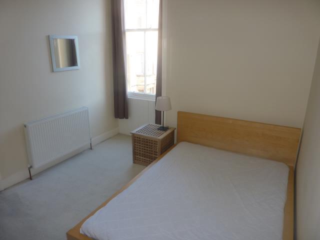  Image of 1 bedroom Flat to rent in Springvalley Terrace Edinburgh EH10 at Morningside Edinburgh Edinburgh, EH10 4QA