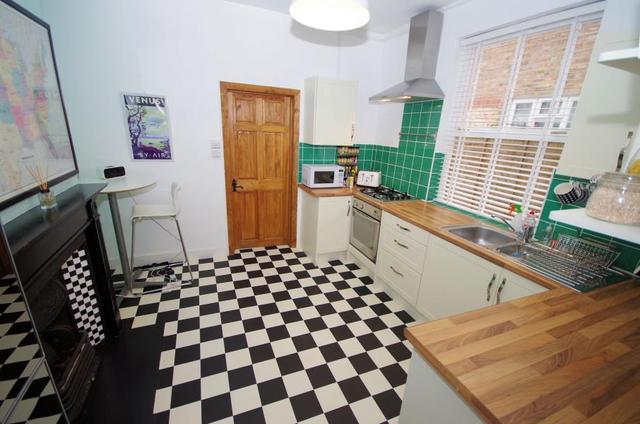  Image of 1 bedroom Flat to rent in Squires Lane London N3 at London, N3 2AA