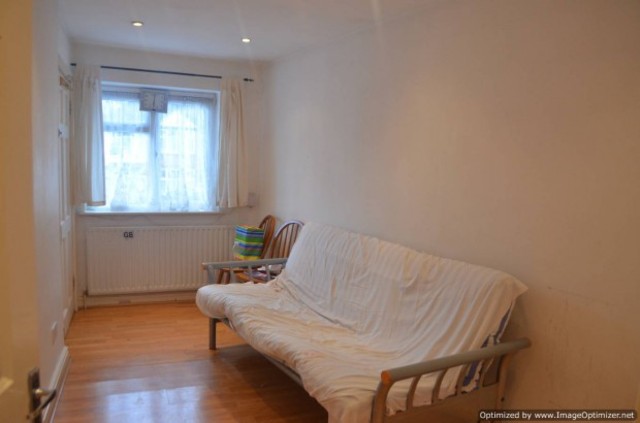  Image of Studio flat to rent in St. Andrews Avenue Sudbury Wembley HA0 at St. Andrews Avenue  Wembley, HA0 2QD