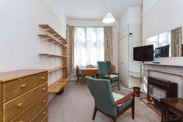  Image of Studio flat to rent in St. Anns Villas London W11 at St Anns Villas Holland Park London, W11 4RS