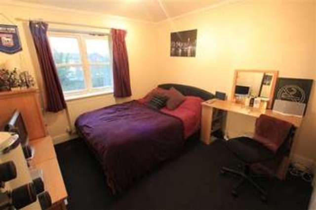  Image of 4 bedroom Town House for sale in St. Anthonys Crescent Ipswich IP4 at Ipswich, IP4 4SY